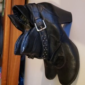 Sam & Libbey Bustamante Ankle Boots